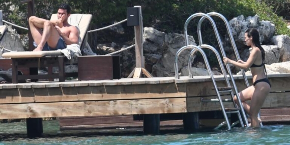 Bodrum’da aşk… Pınar Deniz ve Kaan Yıldırım tatilde!