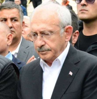 CHP-Genel-Baskani-Kilicdaroglu-dayisinin-cenaze-torenine-katildi.jpg