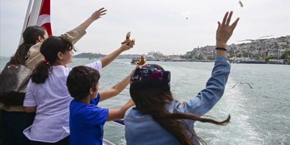 Depremzedeler "Engelleri Aşan Umut" projesi kapsamında İstanbul'u gezdi