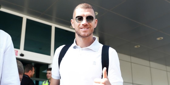 Edin Dzeko, Fenerbahçe için İstanbul'a geldi