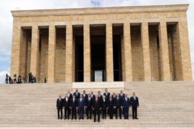Erdogan-ve-yeni-kabine-uyelerinden-ilk-kez-Anitkabir-ziyareti.jpg