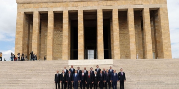 Erdoğan ve yeni kabine üyelerinden ilk kez Anıtkabir ziyareti