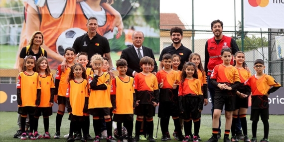 Fatih Terim ve eski İtalyan futbolcu Marco Materazzi depremzede çocuklar için buluştu