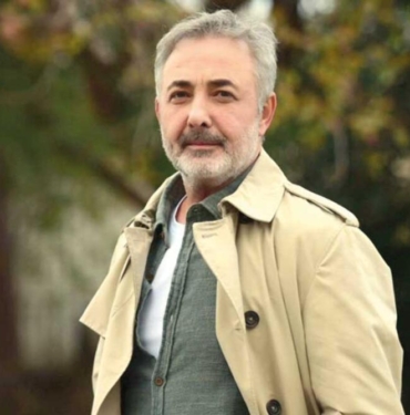 Gectigimiz-ay-bosanmisti-Mehmet-Aslantug-ve-Gozde-Akpinar-ask-mi.jpg