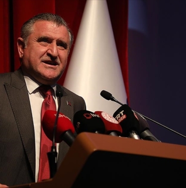 Genclik-ve-Spor-Bakani-Bak-Turkiye-Yuzyili-genclerin-yuzyili-olacak.jpg