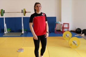 Gorme-engelli-milli-judocu-Zeynep-Celik-olimpiyat-altinina-odaklandi.jpg