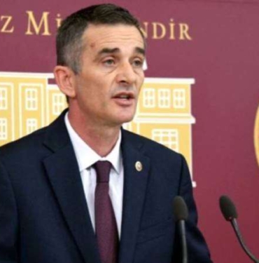 IYI-Partili-Umit-Dikbayir-asil-listeden-dustu.jpg