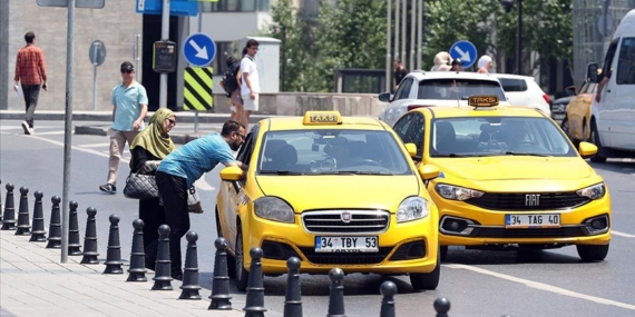 İstanbul'un "taksi sorunu" hız kesmiyor