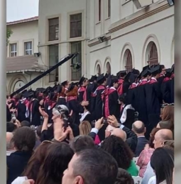 Istismari-savunan-Cagaloglu-Anadolu-Lisesi-mudurune-protesto.jpg