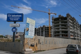 Izmir-Buyuksehir-Belediyesinin-konut-projesinde-quotimalat-hatasiquot-belirlenen-bolum-yikilacak.jpg