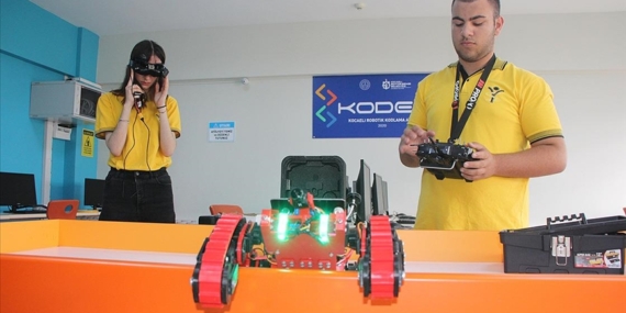 Kocaeli'de lise öğrencileri kurtarma ekipleri için özel robot geliştirdi