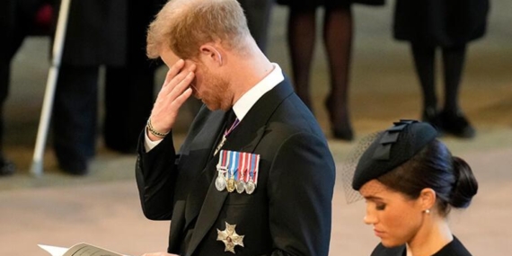 Kraliçe Elizabeth ölürken en büyük ihanet sevgili torunu Harry’den geldi: Bu zalimliği hâlâ aklım almıyor!