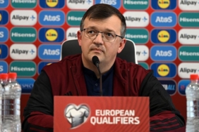 Letonya-Milli-Futbol-Takimi-Teknik-Direktoru-Kazakevics-Yarin-iyi-mucadele.jpg