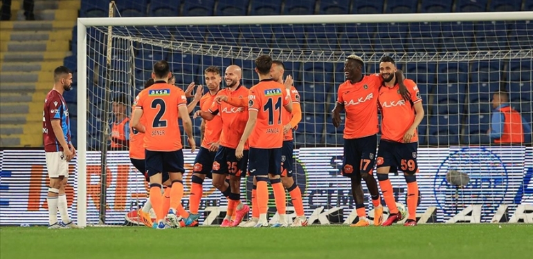 Medipol-Basaksehir-Trabzonspor039u-3-1-maglup-etti.jpg