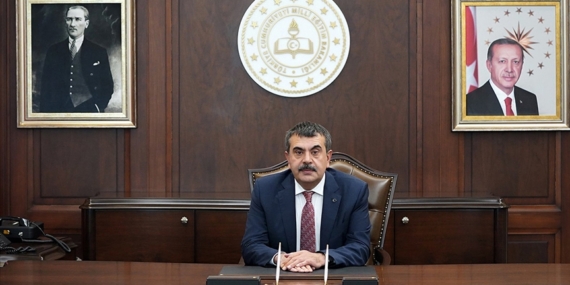 Milli Eğitim Bakanı Tekin'den yaz tatili mesajı: Tatilin sevincini doyasıya yaşarken okumayı, araştırmayı ihmal etmeyin
