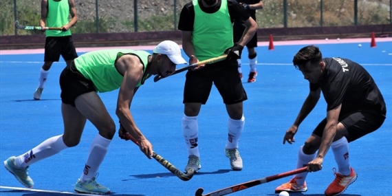 Milli hokeyciler, Avrupa'da en üst seviyeye ulaşmak için çalışıyor