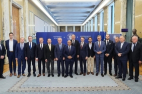 Romanya039da-dogal-gaz-boru-hatti-projesini-Turk-firmasi-hayata-gecirecek.jpg
