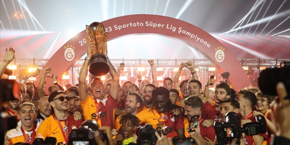 Şampiyon Galatasaraylı futbolcular mutluluklarını AA'ya anlattı