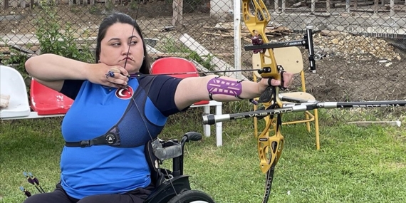 Şampiyon para milli okçu Merve Nur Eroğlu yayını olimpiyat kotası için çekiyor