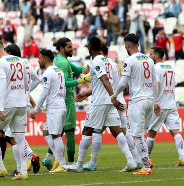 Sivasspor-ligde-son-4-sezonun-en-kotu-performansini-sergiledi.jpg