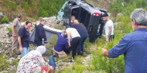 Son dakika… Eski Ekonomi Bakanı Nihat Zeybekci trafik kazası geçirdi!