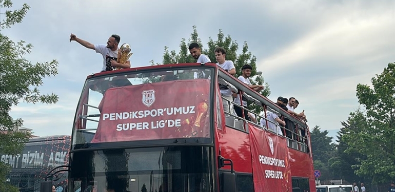 Super-Lig039e-yukselen-Pendikspor-bu-basarisini-Pendiklilerle-kutladi.jpg