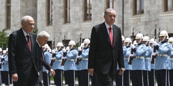 TBMM 28'inci Yasama Dönemi başladı: Vekiller yemin ediyor