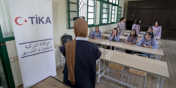 TİKA’dan Tunus’taki ünlü liseye Türkçe sınıfı