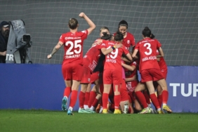 Turkcell-Kadin-Futbol-Super-Ligi039nde-sampiyon-Ankara-Buyuksehir-Belediyesi-FOMGET.jpg