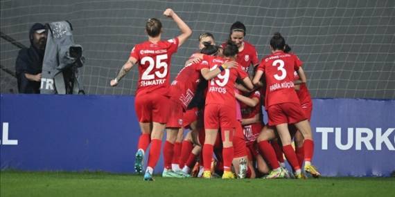 Turkcell Kadın Futbol Süper Ligi'nde şampiyon Ankara Büyükşehir Belediyesi FOMGET