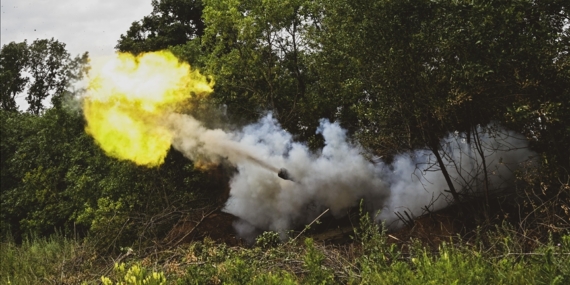 Ukrayna ordusu Bahmut yönünde topçularla saldırılara devam ediyor