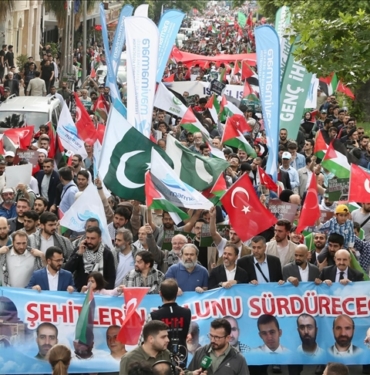quotMavi-Marmaraquot-saldirisinin-13-yili-nedeniyle-Istanbul039da-yuruyus-duzenlendi.jpg