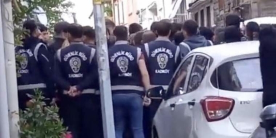 ‘Pride’ filmine yasak, izleyenlere gözaltı!