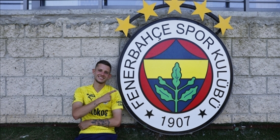 Polonyalı futbolcu Sebastian Szymanski, Fenerbahçe'ye transfer olduğu için mutlu