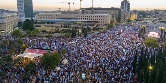 AB, İsrail'deki yargı reformunu "endişeyle" izliyor