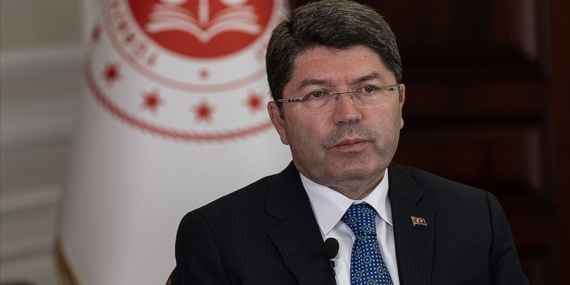 Adalet Bakanı Tunç: Rasmus Paludan, Salvan Momika ve diğer 8 şüpheli hakkında yakalama emri düzenlenmiştir