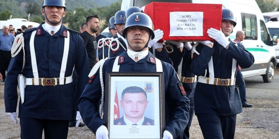 Afyonkarahisar'da kazada şehit olan Astsubay Mustafa Tatlı, Kahramanmaraş'ta son yolculuğuna uğurlandı