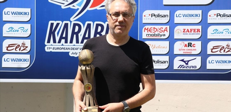 Avrupa-Sampiyonasi039na-damgasini-vuran-isitme-engelli-voleybolcular-dunya-arenasina-yoneldi.jpg