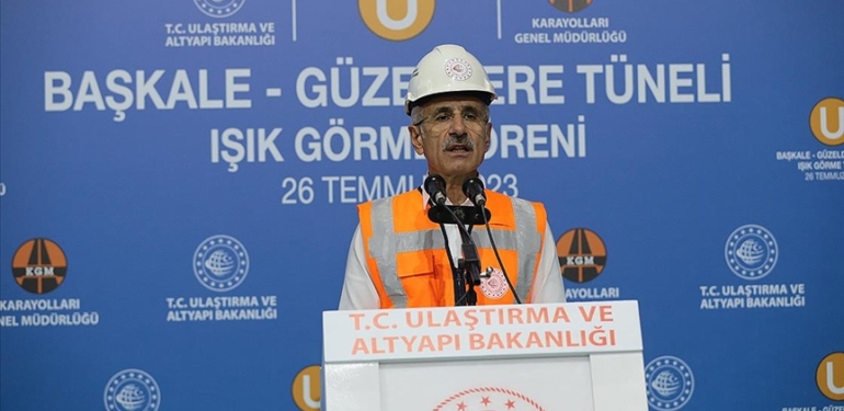 Bakan-Uraloglu-Turkiye039mizi-ulasimda-haberlesmede-bilisimde-dunyayla-rekabet-eden-bir.jpg