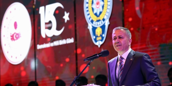 Bakan Yerlikaya: Tarihe isimlerini altın harflerle yazdıran o kahramanlar şanlı sancağı yere düşürmediler
