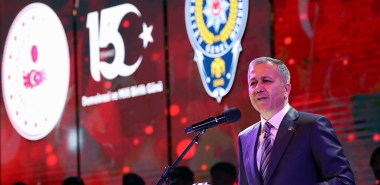 Bakan-Yerlikaya-Tarihe-isimlerini-altin-harflerle-yazdiran-o-kahramanlar-sanli.jpg