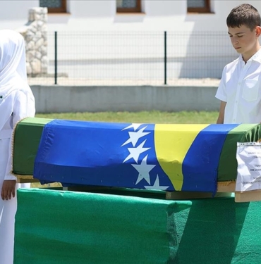 Bosna-Hersek039teki-savasta-Sirplarin-oldurdugu-2-Bosnak-sivil-daha-topraga.jpg