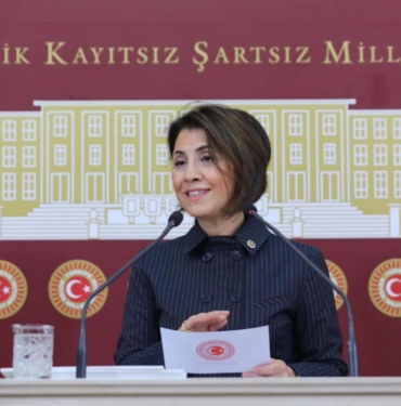 CHP039li-Aylin-Yaman-Aile-hekimi-basina-3-bin-306-nufus.jpg