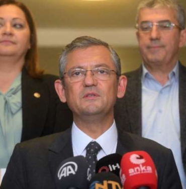 CHP039li-Ozgur-Ozelden-‘toplanti-sonrasi-ilk-yorum-Kotucul-bir-akil.jpg