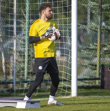 Caykur-Rizespor-kalecisi-Tarik-Cetin-Super-Lig039de-de-kendine-guveniyor.jpg