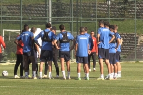 Caykur-Rizespor-yeni-transferlerle-Super-Lig039de-mucadeleci-olmaya-hazirlaniyor.jpg