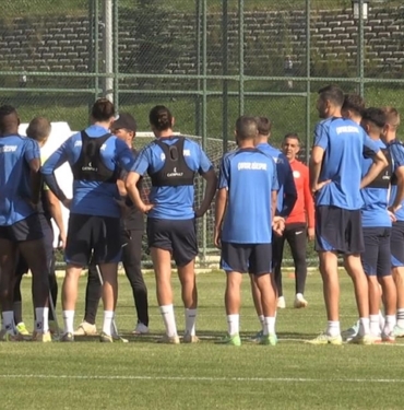 Caykur-Rizespor-yeni-transferlerle-Super-Lig039de-mucadeleci-olmaya-hazirlaniyor.jpg