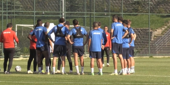 Çaykur Rizespor yeni transferlerle Süper Lig'de mücadeleci olmaya hazırlanıyor