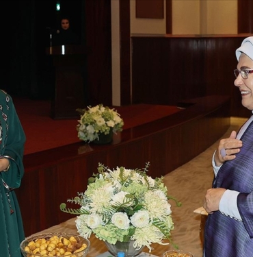 Emine-Erdogan-BAE039de-Kadinlar-Genel-Birligini-ziyaret-etti.jpg