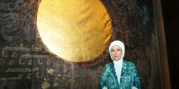 Emine Erdoğan, Katar'da İslam Eserleri Müzesi'ni ziyaret etti